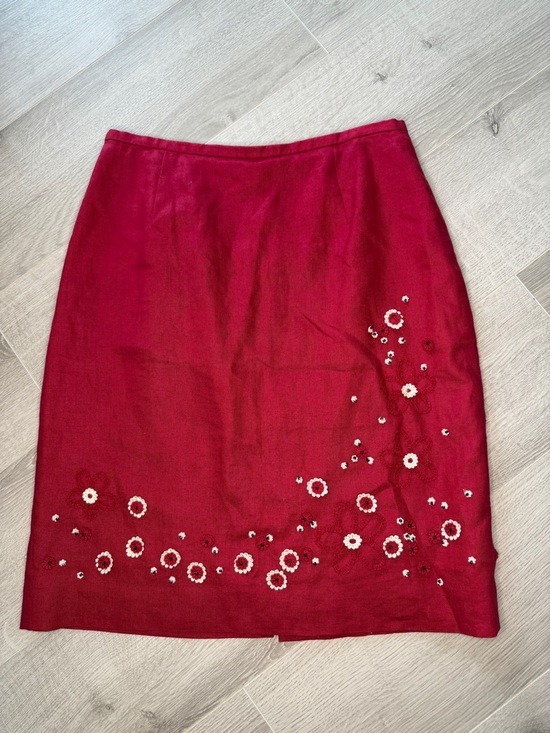 Ann Taylor Dresses & Skirts - Ann Taylor Red Linen Floral Embroidered Beaded Pencil Skirt Sz 2